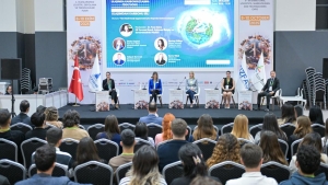 logistech-lojistik-dunyasini-izmirde-bulusturdu_68f2c66b7105e (1)